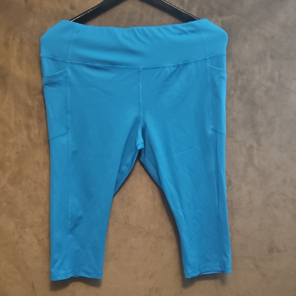 AVIA Vibrant Blue Capri Leggings W/Side Pockets